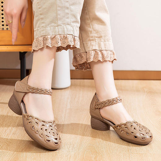 夏新款中老年真皮妈妈鞋凉鞋镂空雕WZ7732 商品图2