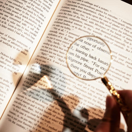 《福尔摩斯探案大全集（福迷珍藏版）》每个人都能从福尔摩斯身上找到自己的人格与欲求。【 赠《贝克街221B档案》和金属书签 】 商品图6