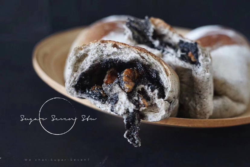 黑芝麻核桃软欧(生重300克)( 11:30出炉)