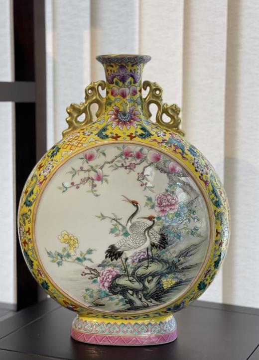 黄底开窗花鸟五轮图双耳瓶 商品图0