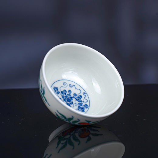 青花斗彩五果蹲式杯 商品图1