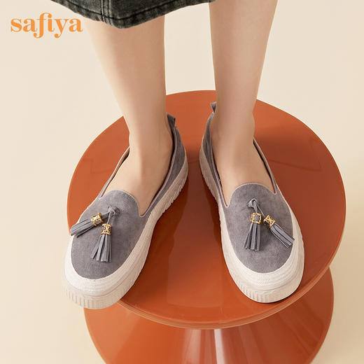 Safiya/索菲娅2023秋季新品闲适假日风休闲流苏透气软底深口渔夫鞋 SF33112428 商品图5