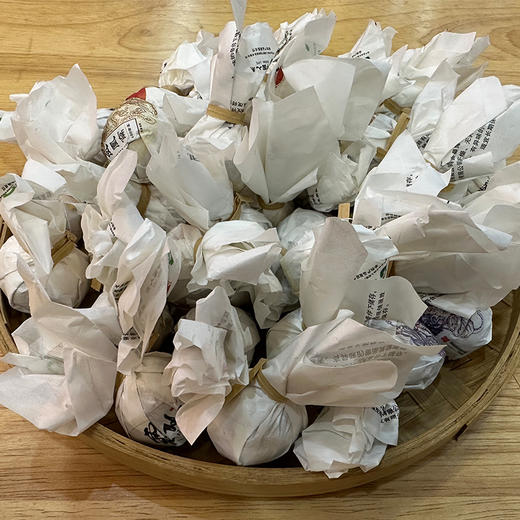 【清仓】【福袋龙珠400g】2020年-2024年绝版茶配套龙珠茶样、撬饼茶样！8克/粒，共50粒！随机发！抢到即赚到！ 商品图2