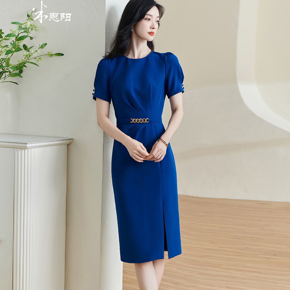 剩S/XL/XXL/M 米思阳2025夏季新款气场通勤连衣裙别致净色圆领显瘦包臀裙女1920