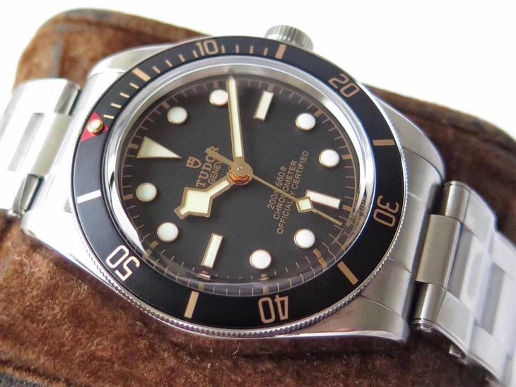 ZF厂帝舵碧湾系列M79030N-0001腕表新品评测