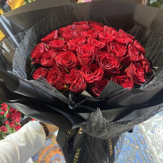 【深爱你】33朵黑丝绒玫瑰高端大气花束 商品图0