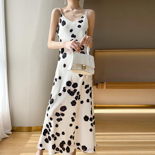 轻奢大牌女装丝稠缎面吊带长裙 v领气质简约连衣裙 商品图2