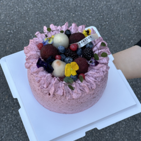 杨梅鲜奶 · 奶油蛋糕