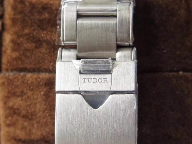 ZF厂帝舵碧湾系列M79030N-0001腕表新品评测