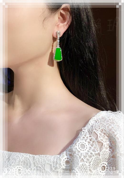 3291406，高冰帝王绿无事牌耳坠。具体价格微信咨询 商品图4