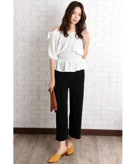 服装学院第八期：夏天里成熟的露肩上衣展现风格