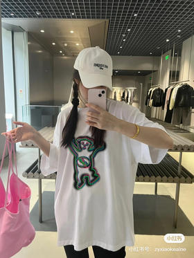 We11done23春夏超大版型有机棉幻彩泰迪小熊印花T恤