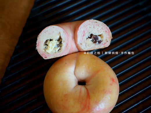 「红丝绒蔓越莓奶酪」贝果~ 04月20日制作发出 商品图3