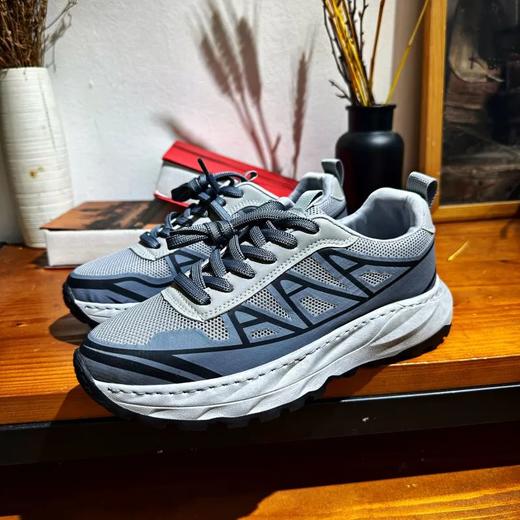 户外压胶工艺舒适软底透气登山鞋 商品图3