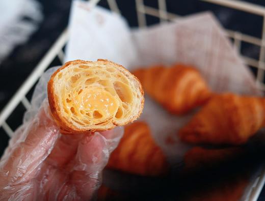 蛋黄流沙牛角包 商品图0