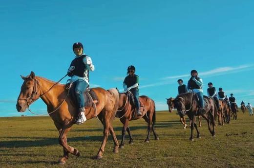 【呼伦贝尔】4岁起报，亲子同行！私家牧场野奢Glamping，敖鲁古雅撸驯鹿，马背自由驰骋，原始森林轻徒步，与自然对话！ 商品图1