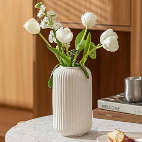 摩登主妇奶油风陶瓷花瓶简约家居桌面白色摆件客厅插花养鲜花装饰