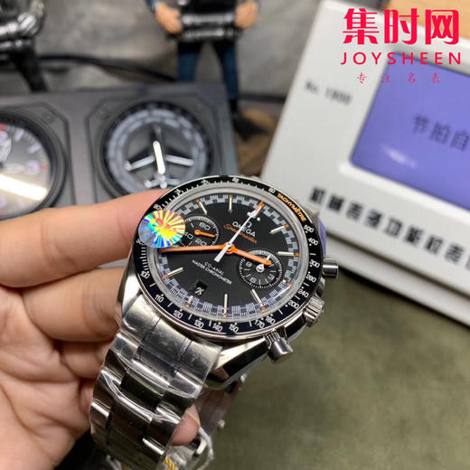 OM欧miga超霸系列 赛车计时码表 原版9900自动上链计时机械机芯，3点盘为12小时和60分钟累积计时盘。所有功能及外观与原版一致。 商品图3
