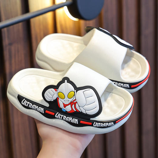 【奥特曼拖鞋！多色可选】奥特曼大大的脚印，留下深深的印记，夏季凉拖，尽显儿童可爱之美，厚底防滑，走起路来更自如，让孩子室内洗澡、家中穿梭轻松自在。-QQ 商品图5