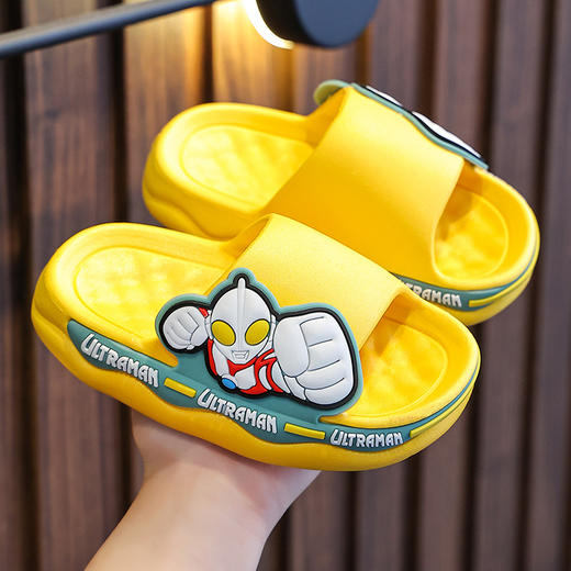 【奥特曼拖鞋！多色可选】奥特曼大大的脚印，留下深深的印记，夏季凉拖，尽显儿童可爱之美，厚底防滑，走起路来更自如，让孩子室内洗澡、家中穿梭轻松自在。-QQ 商品图8