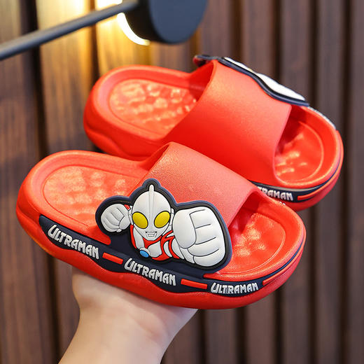 【奥特曼拖鞋！多色可选】奥特曼大大的脚印，留下深深的印记，夏季凉拖，尽显儿童可爱之美，厚底防滑，走起路来更自如，让孩子室内洗澡、家中穿梭轻松自在。-QQ 商品图7