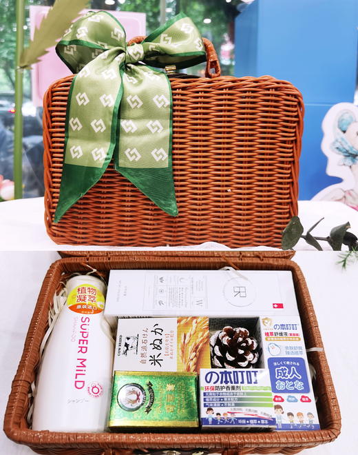 伴手礼|婚庆满月商务伴手礼藤编复古手提箱+白松果+丝带/110248&112440&101763&112704&117710&110055 商品图0