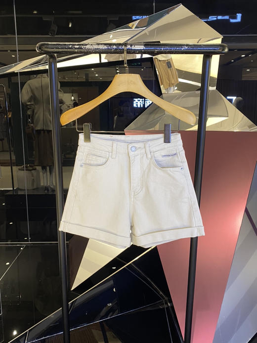 米色翻边牛仔短裤 商品图0
