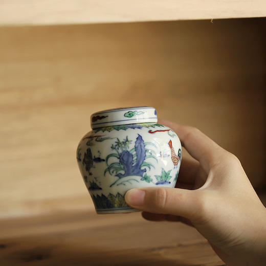 景德镇云木在 斗彩觅食图小茶仓/0345 手绘陶瓷茶叶罐小储存罐 商品图1