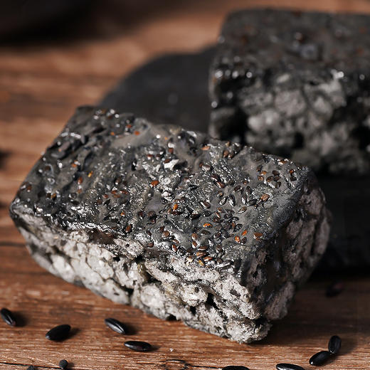 【食补养黑！木糖醇 五黑奶盖沙琪玛】可盐可甜口口美味，营养丰富健康，均衡营养食之本味，浓浓奶香含有着芝麻香，独立包装黑粗粮中老年营养休闲食品健康好吃 商品图4