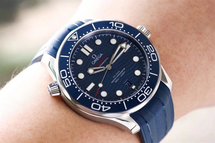 VS厂欧米茄海马300米潜水表首发详解