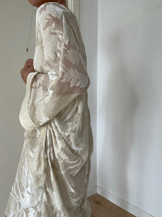 Viiolez｜Flowy Cardigan [丝绒提花露背外套] 商品图8