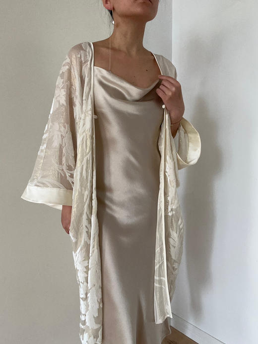 Viiolez｜Flowy Cardigan [丝绒提花露背外套] 商品图6