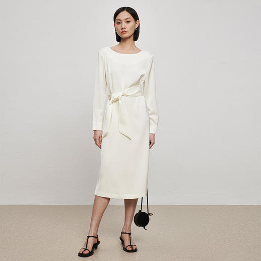 IN AND ON21726高定质感缎面连衣裙女一片式收腰圆领A字裙 商品图1