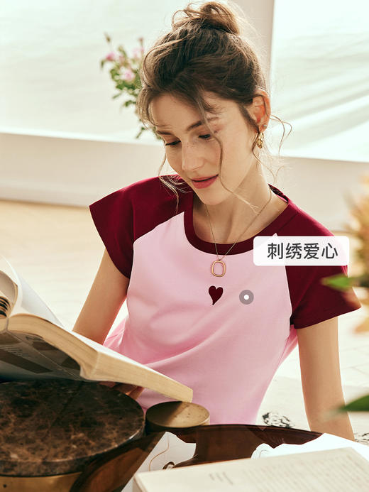 OLrain欧芮儿法式粉色短袖女夏季2023年新款撞色爱心刺绣圆领上衣 商品图1