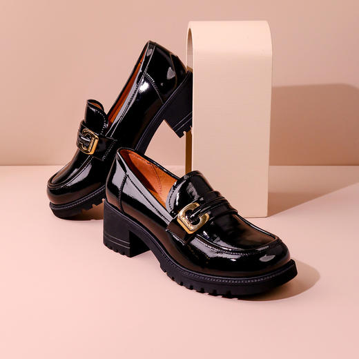 Safiya/索菲娅2023秋季新品英伦漆皮粗跟百搭一脚蹬深口皮鞋厚底乐福鞋SF33112007 商品图6