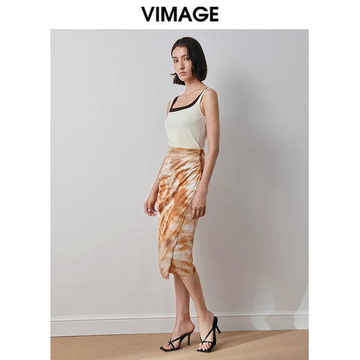 VIMAGE纬漫纪秋季新款显瘦简约舒适吊带上衣V2001601 商品图1