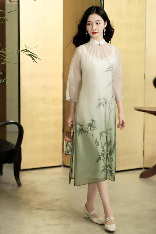 逸红颜明月优选#『江烟染』渐变色雪纺丁香皱新中式国风立领连衣裙两件套，自带仙气唯美的氛围感！ 商品图1