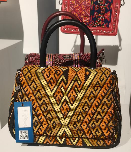 深山集市 非遗黎锦文创包 孤品 商品图0