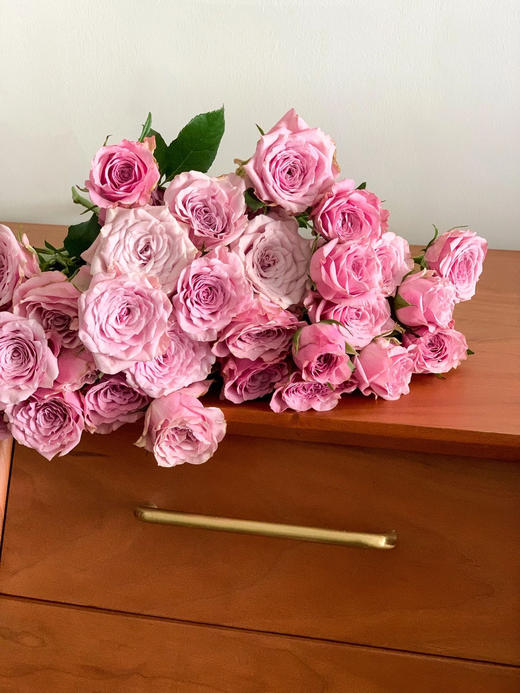 诺拉多头玫瑰【愿你即使生活在喧嚣的世界当中也能安静独处】简小姐精选 粉紫色 多头诺拉玫瑰 2件包邮 下单5天发出 商品图2