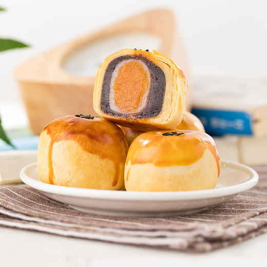 蛋黄酥礼盒装雪媚娘冰皮蛋黄糕点1100g装传统糕点点心 商品图1