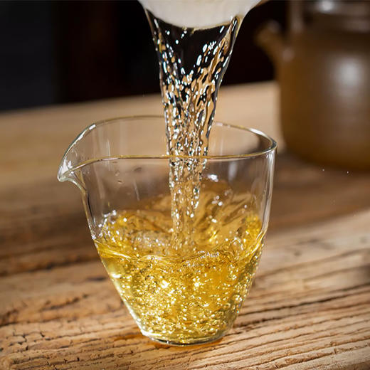 吉顺号2021年春茶《白鹿》困鹿山白茶饼茶200g 商品图4