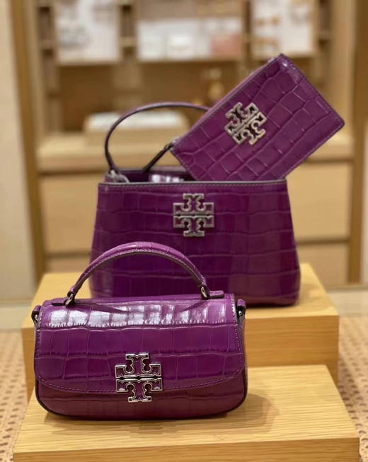 限时折扣🉐️1850￥✈️🇺🇸直邮；🇺🇸TB Britten新款迷你鳄鱼压纹手拎斜挎马鞍包，鸢尾花紫色 商品图0