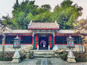 【天天发团】【沾沾皇家福气】恭王府+什刹海半日精华游【上午场8：00】【下午场13:00】