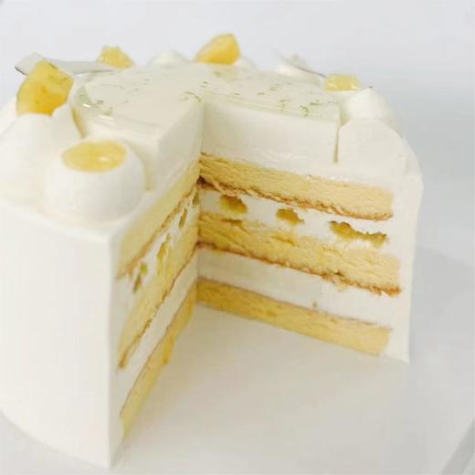 【甜久荟 椰子青柠凤梨/菠萝法式蛋糕】 椰子马布里酒慕斯  椰子奶油与椰子青柠奶油 香草渍凤梨/菠萝 100%动物鲜奶油  无化学添加 中西合璧 老少皆宜 展示图片为6寸 商品图2