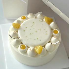 【甜久荟 椰子青柠凤梨/菠萝法式蛋糕】 椰子马布里酒慕斯  椰子奶油与椰子青柠奶油 香草渍凤梨/菠萝 100%动物鲜奶油  无化学添加 中西合璧 老少皆宜 展示图片为6寸