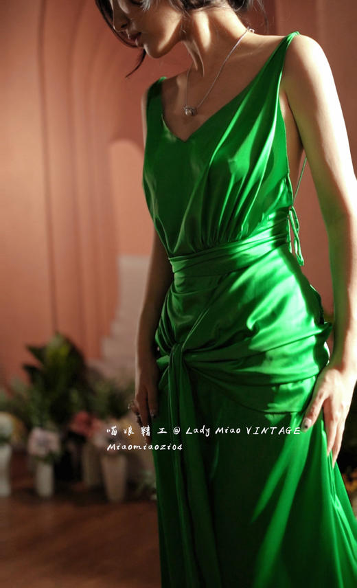 1314#【复团】喵娘精工丨定制《赎罪》电影同名奈特莉同款复古绿露背礼服连衣裙 商品图2