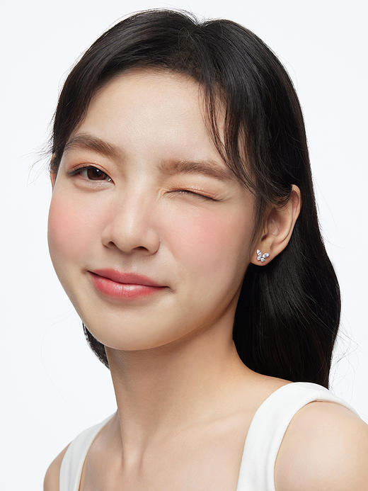 卡蒂罗心动蝴蝶耳钉925银轻奢小众设计感2023年新款小巧闺蜜耳饰 商品图3