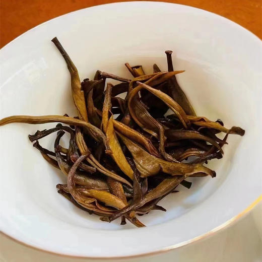 云南凤庆红茶樟树香大金芽400g 商品图4