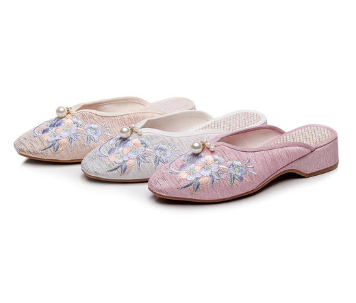 【心灵】大码拖鞋夏季厚底刺绣花尖头时尚钉珠YR 商品图4