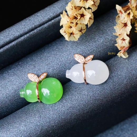 18K玫瑰金和田玉（碧玉）镶钻葫芦吊坠/单面葫芦9*14mm/菠菜绿 商品图3